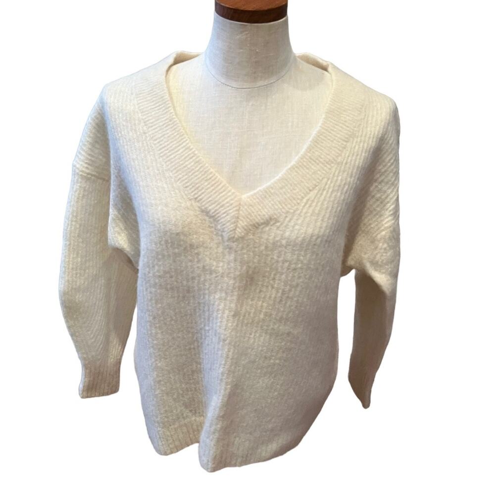 The Group Babaton Aritzia Alpaca Cozy Cocoon Sweater Winter White L